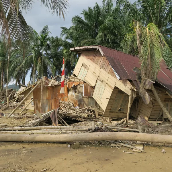 Mudder everywhere and destroyed houses because of cyclone Senyar
